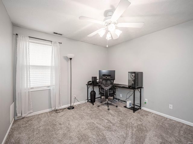 320 Hunters Green, Evansville, IN 47711