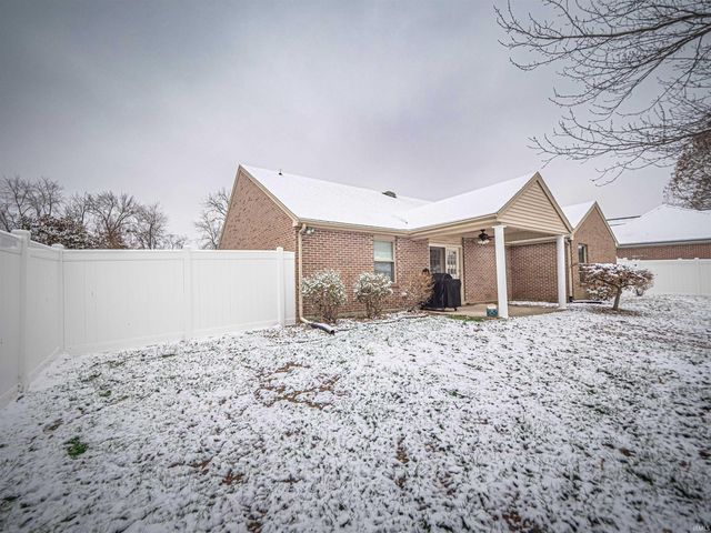 320 Hunters Green, Evansville, IN 47711