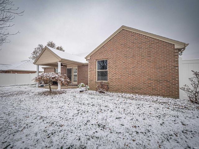 320 Hunters Green, Evansville, IN 47711