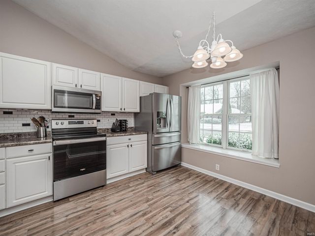 320 Hunters Green, Evansville, IN 47711