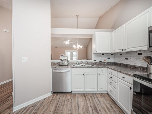 320 Hunters Green, Evansville, IN 47711