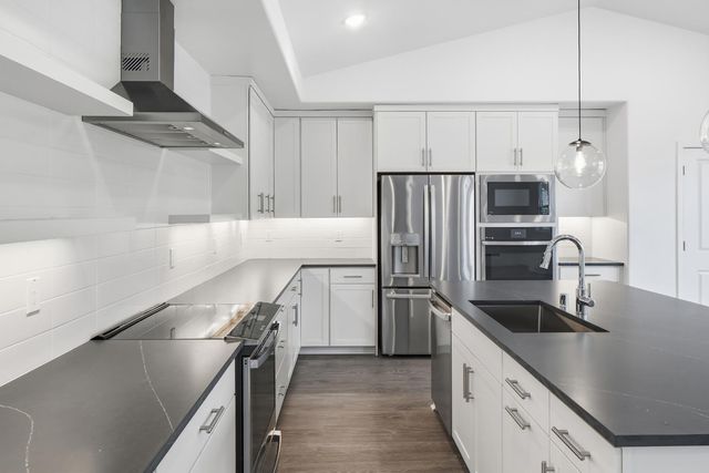 8053 Cottonwood Drive, Friant, CA 93626