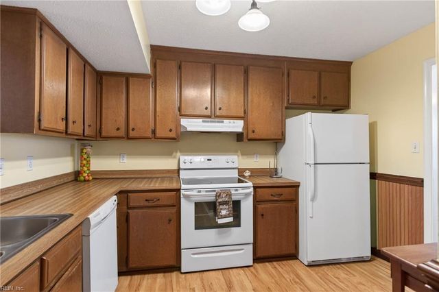 4 Covenant CT, Hampton, VA 23666