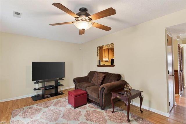 4 Covenant CT, Hampton, VA 23666