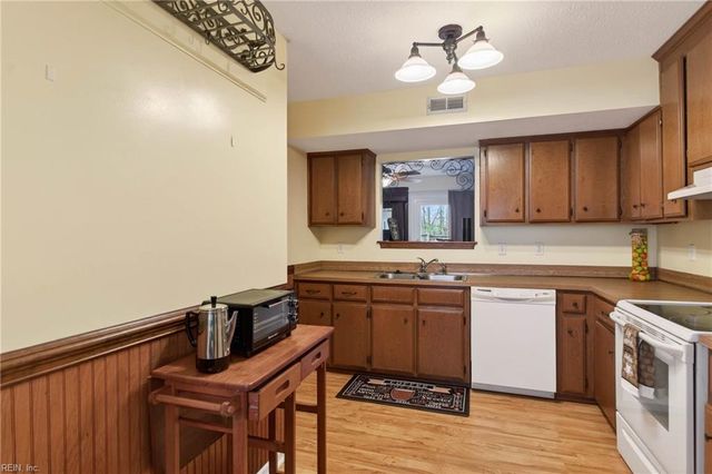 4 Covenant CT, Hampton, VA 23666