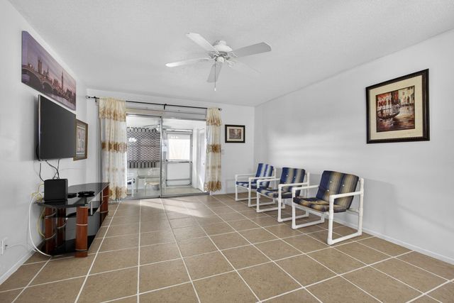 2833 Crosley Drive W C, West Palm Beach, FL 33415