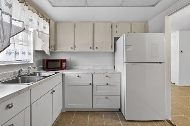 2833 Crosley Drive W C, West Palm Beach, FL 33415