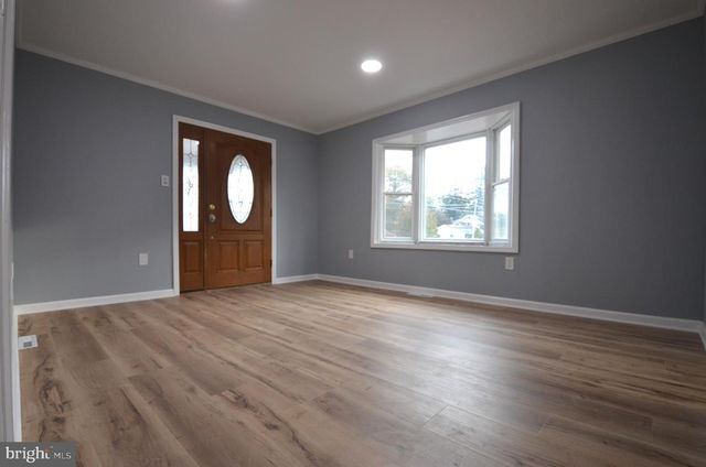 804 W STATE ST, Coopersburg, PA 18036