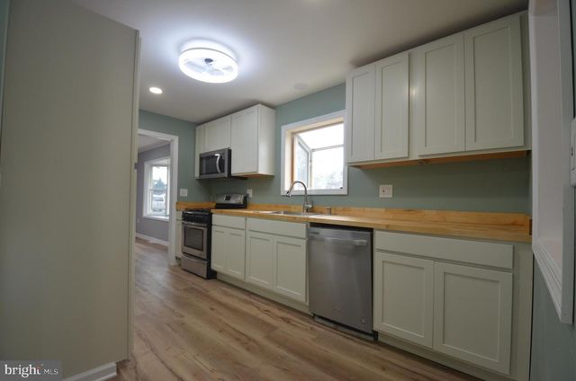 804 W STATE ST, Coopersburg, PA 18036