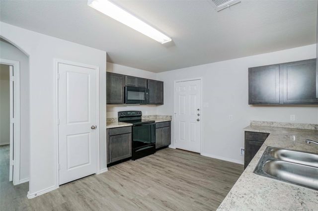 415 Brushback Drive, Huntsville, TX 77320