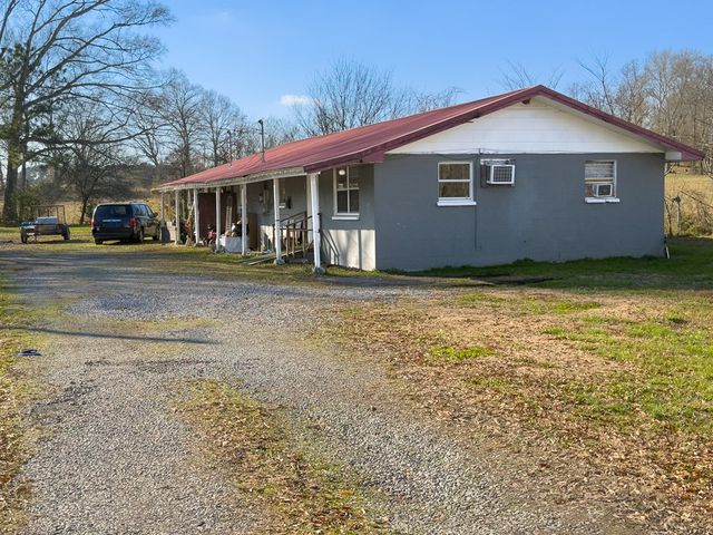 2227 Cave Hollow Rd, Dalton, GA 30721