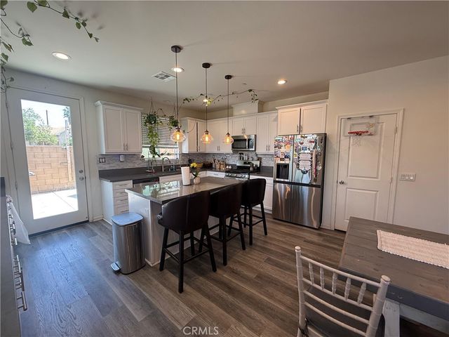 27006 Madison Court, Hemet, CA 92544