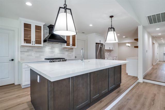 3772 Weeburn Drive, Dallas, TX 75229