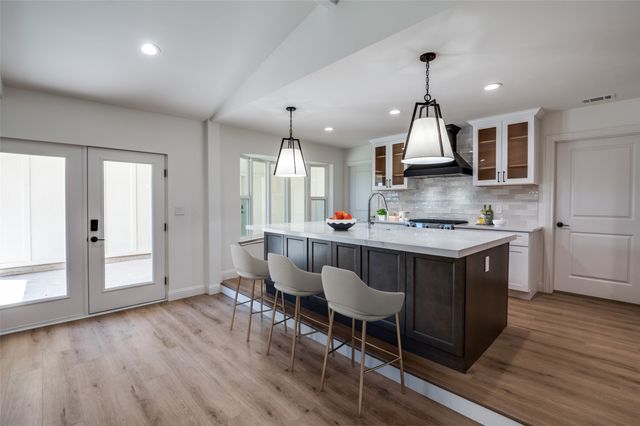 3772 Weeburn Drive, Dallas, TX 75229