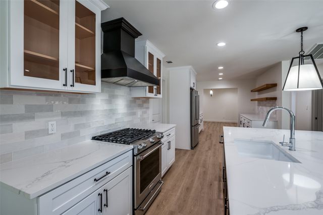3772 Weeburn Drive, Dallas, TX 75229