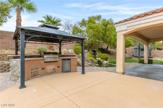 6311 Buzz Aldrin Drive, Las Vegas, NV 89149