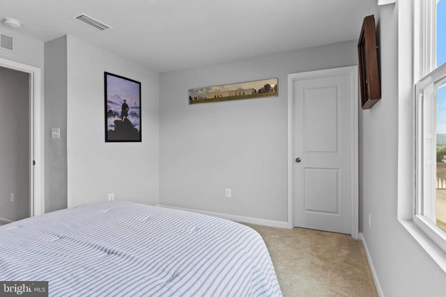 64 FLUORITE DR, Chambersburg, PA 17202