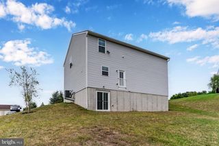 64 FLUORITE DR, Chambersburg, PA 17202