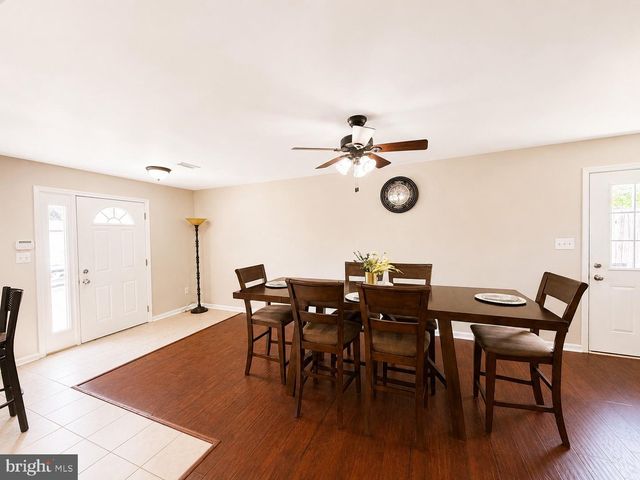 32 GREAT OAK RD, Levittown, PA 19057