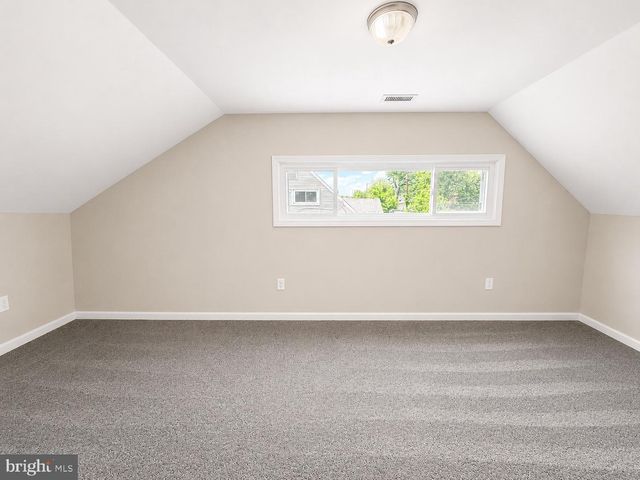 32 GREAT OAK RD, Levittown, PA 19057