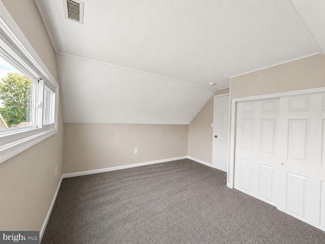 32 GREAT OAK RD, Levittown, PA 19057