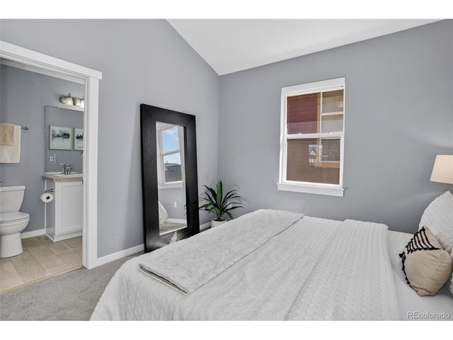 8266 E 24th Dr, Denver, CO 80238