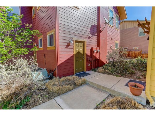 8266 E 24th Dr, Denver, CO 80238