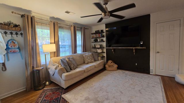 1639 COLONIAL RD, Memphis, TN 38117