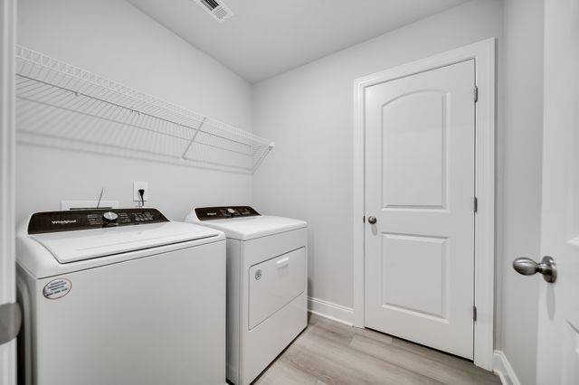 204 Douglas Bend Rd Unit 404, Gallatin, TN 37066