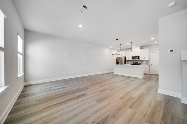 204 Douglas Bend Rd Unit 404, Gallatin, TN 37066