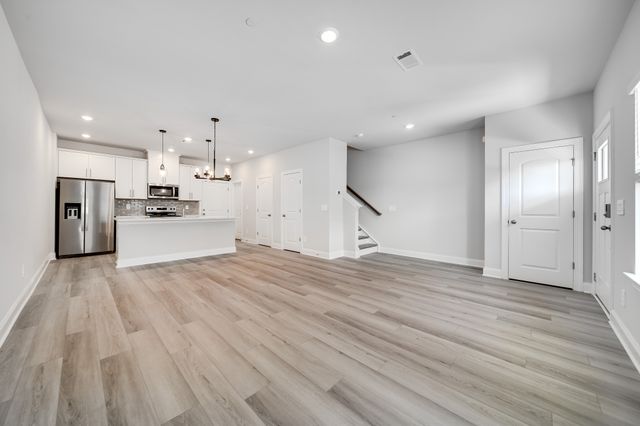 204 Douglas Bend Rd Unit 404, Gallatin, TN 37066