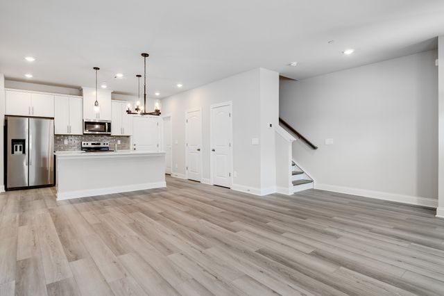 204 Douglas Bend Rd Unit 404, Gallatin, TN 37066