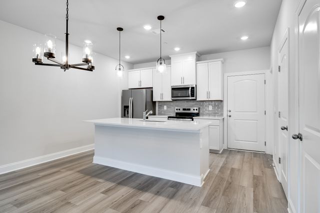 204 Douglas Bend Rd Unit 404, Gallatin, TN 37066