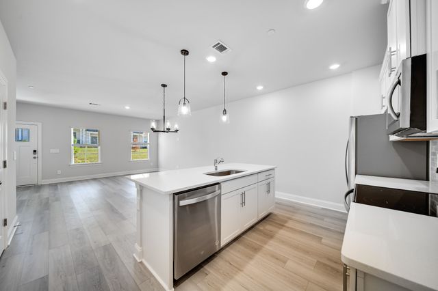 204 Douglas Bend Rd Unit 404, Gallatin, TN 37066