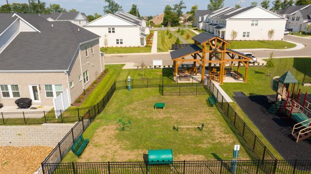 204 Douglas Bend Rd Unit 404, Gallatin, TN 37066