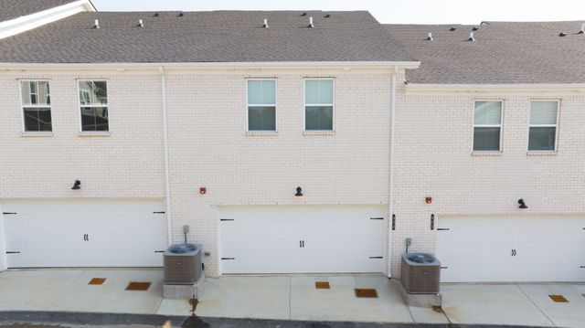 204 Douglas Bend Rd Unit 404, Gallatin, TN 37066