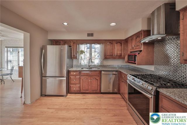 319 West Windsor Road, Chestnuthill Twp, PA 18353