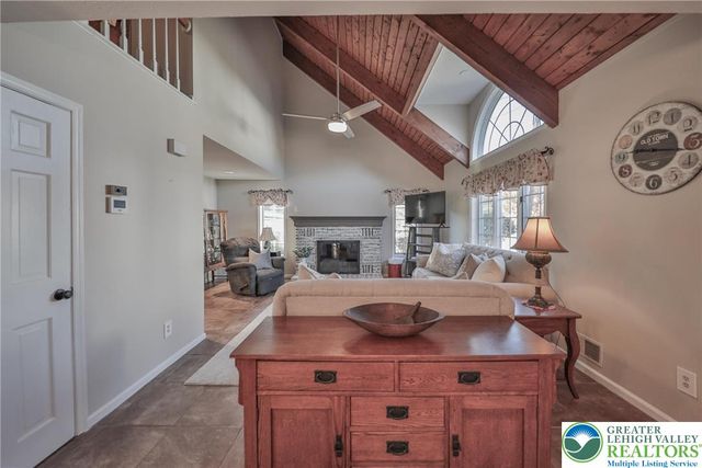 319 West Windsor Road, Chestnuthill Twp, PA 18353