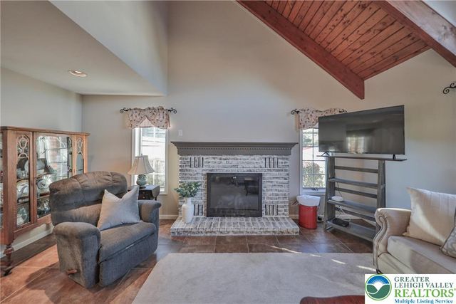 319 West Windsor Road, Chestnuthill Twp, PA 18353