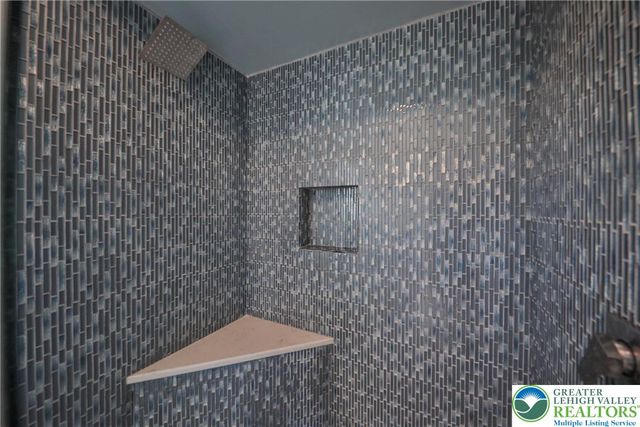 319 West Windsor Road, Chestnuthill Twp, PA 18353