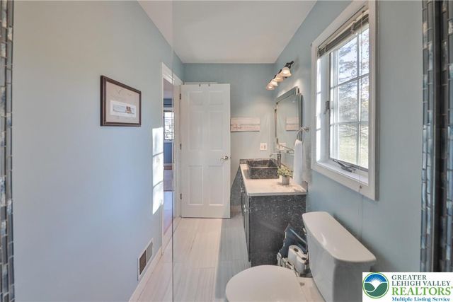 319 West Windsor Road, Chestnuthill Twp, PA 18353