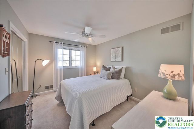 319 West Windsor Road, Chestnuthill Twp, PA 18353