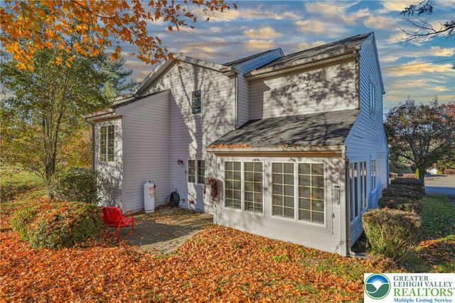 319 West Windsor Road, Chestnuthill Twp, PA 18353