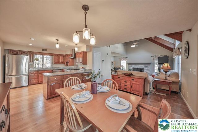 319 West Windsor Road, Chestnuthill Twp, PA 18353