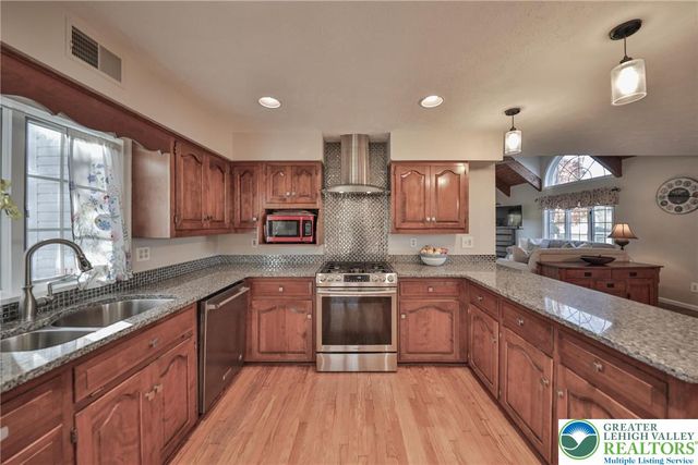 319 West Windsor Road, Chestnuthill Twp, PA 18353