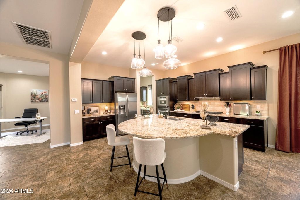 7515 W MERRIWEATHER Way, Florence, AZ 85132 — photo 5