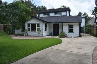 4521 Maple Street, Bellaire, TX 77401