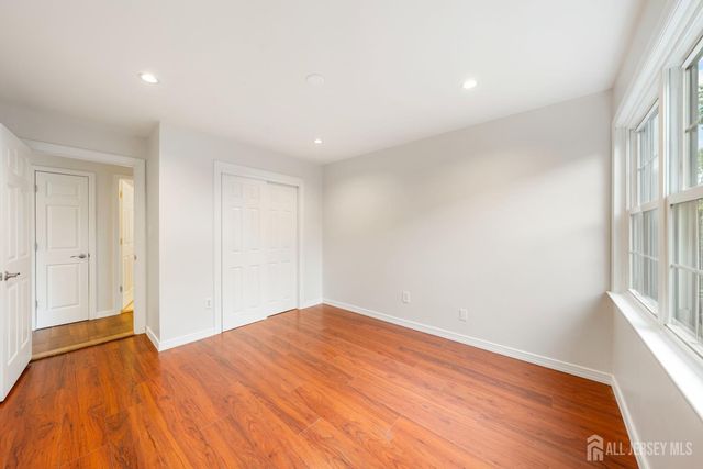 88 Golden Square, Woodbridge Proper, NJ 07095