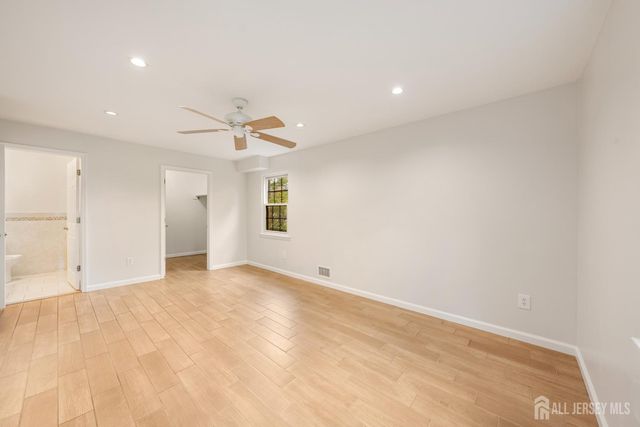 88 Golden Square, Woodbridge Proper, NJ 07095