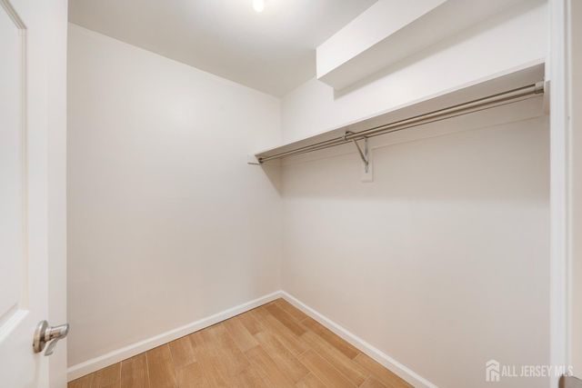 88 Golden Square, Woodbridge Proper, NJ 07095